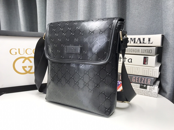 激安グッチバッグコピー側面デザイン